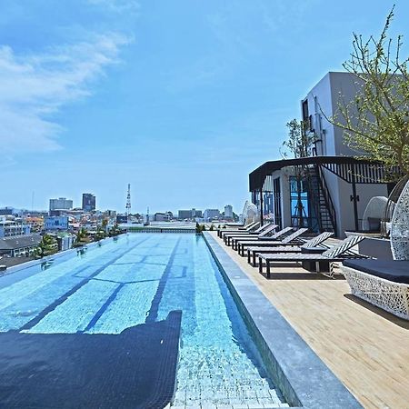 Chezzotel Pattaya Buitenkant foto