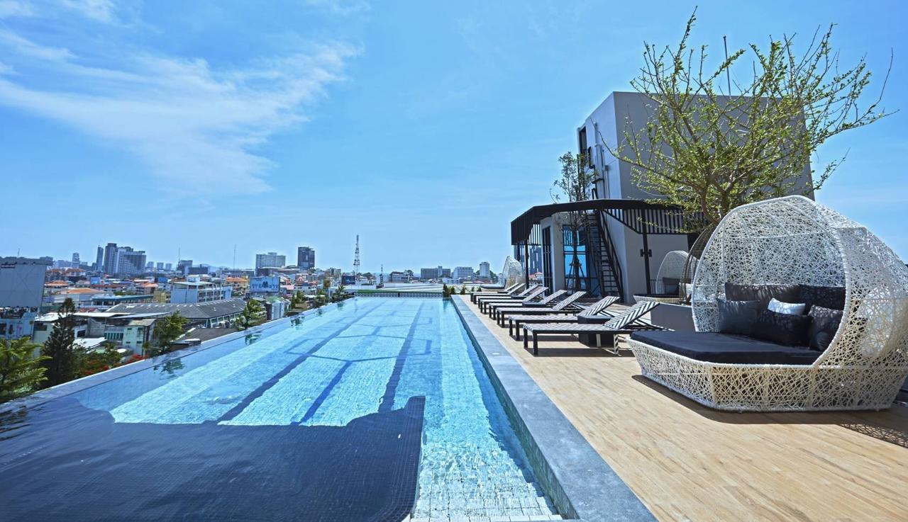 Chezzotel Pattaya Buitenkant foto